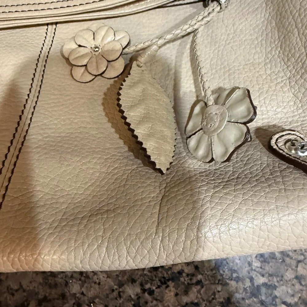 Brighton Cream Pebbled Leather Shoulder‎ Bag Braided Strap Heart Charm